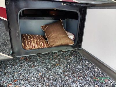 2018 Fleetwood RV Storm — photo 15 view