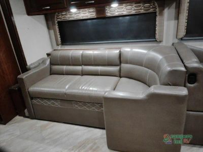 2018 Fleetwood RV Storm — photo 43 view