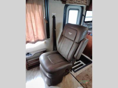2018 Fleetwood RV Storm — photo 33 view