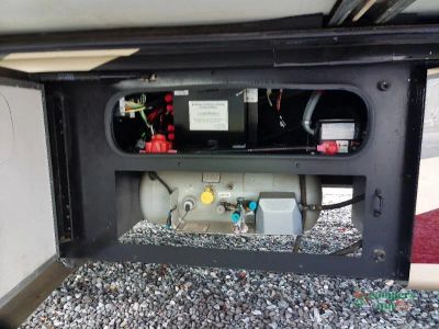 2018 Fleetwood RV Storm — photo 25 view