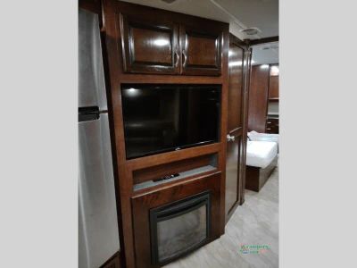 2018 Fleetwood RV Storm — photo 42 view