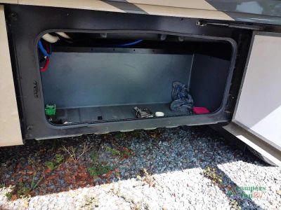 2018 Fleetwood RV Storm — photo 16 view
