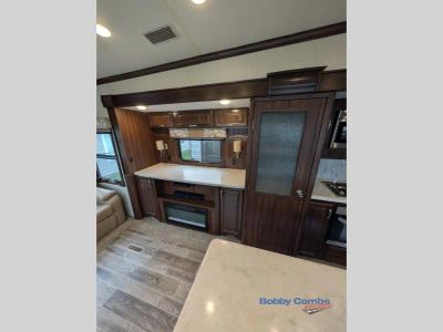 2018 Forest River RV Cardinal Luxury - Photo 12