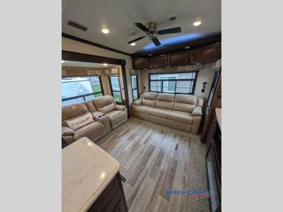 2018 Forest River RV Cardinal Luxury - Photo 14