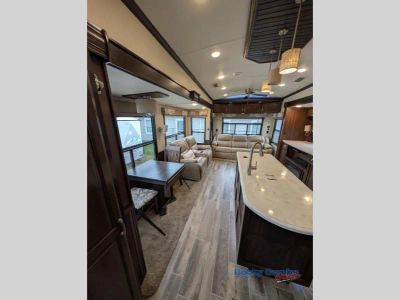 2018 Forest River RV Cardinal Luxury - Photo 10