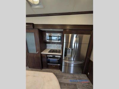 2018 Forest River RV Cardinal Luxury - Photo 11