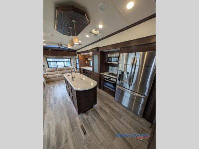 2018 Forest River RV Cardinal Luxury - Photo 9
