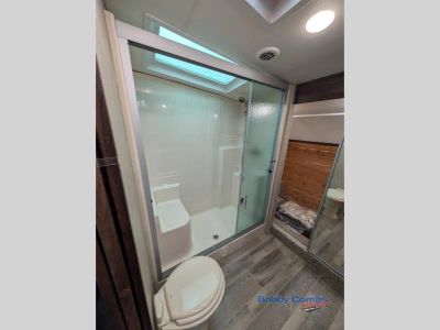 2018 Forest River RV Cardinal Luxury - Photo 23