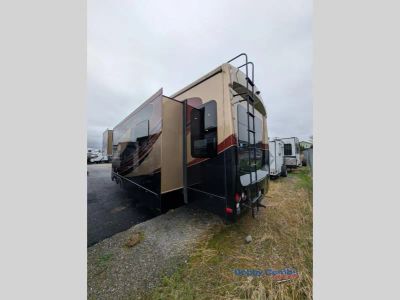 2018 Forest River RV Cardinal Luxury - Photo 5