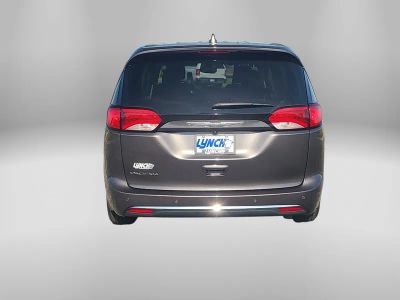 2018 Chrysler Pacifica — rear three-quarter view