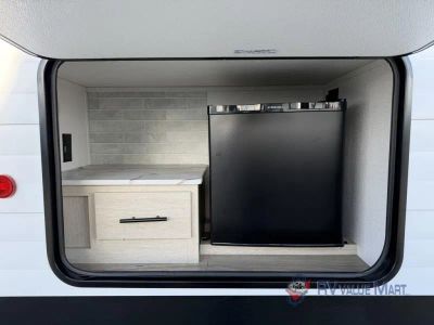 2026 Shasta RVs i-5 Edition — photo 9 view