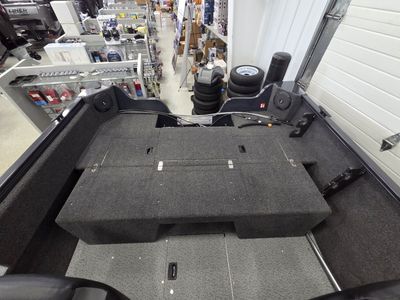2025 Crestliner 1650 Kodiak WT — detail view