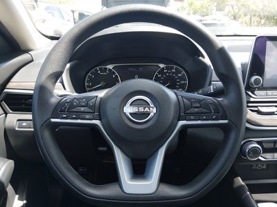 2025 Nissan Altima - Photo 12