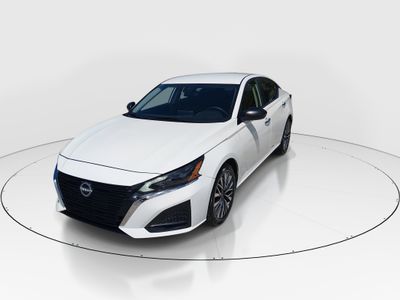 2025 Nissan Altima - Photo 3