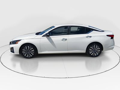 2025 Nissan Altima - Photo 4