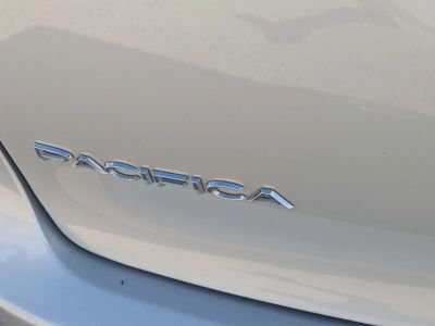 2024 Chrysler Pacifica — photo 13 view