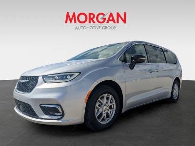 2024 Chrysler Pacifica — photo 9 view