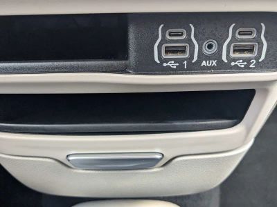 2024 Chrysler Pacifica — photo 27 view