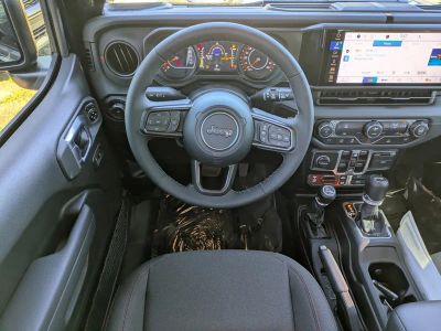 2026 Jeep Wrangler — photo 13 view