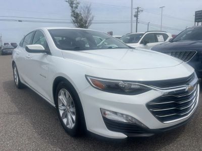 2022 Chevrolet Malibu - Photo 2