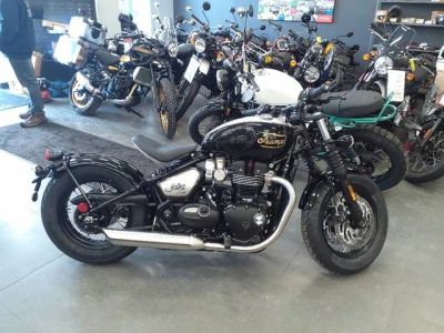 2025 Triumph Bobber 1200 — front three-quarter view