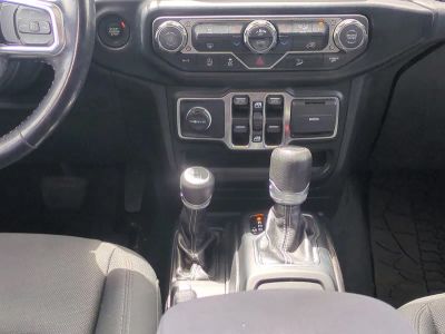 2019 Jeep Wrangler — photo 19 view
