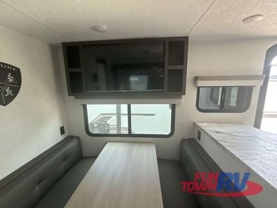 2025 Venture RV Stratus - Photo 23