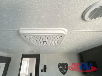 2025 Venture RV Stratus - Photo 26