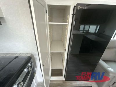 2025 Venture RV Stratus - Photo 21