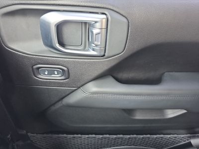 2020 Jeep Wrangler Unlimited — photo 21 view
