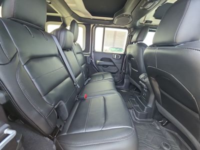 2020 Jeep Wrangler Unlimited — photo 14 view
