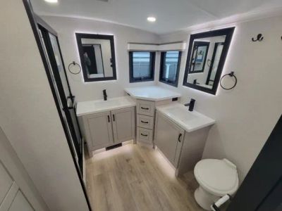 2026 Jayco North Point — photo 17 view