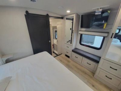 2026 Jayco North Point — photo 15 view