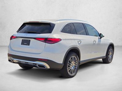 2026 Mercedes-Benz GLC 300 - Photo 2