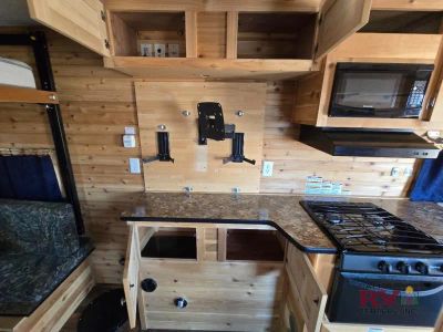 2017 Ice Castle Fish Houses Ice Castle Fish Houses — photo 13 view