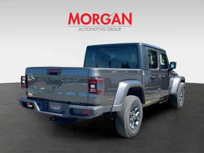 2026 Jeep Gladiator — photo 7 view