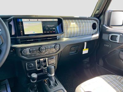 2026 Jeep Gladiator — photo 22 view