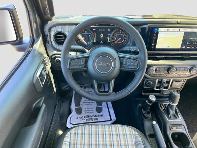 2026 Jeep Gladiator — photo 21 view