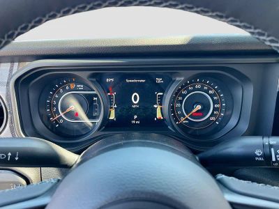 2026 Jeep Gladiator — photo 12 view