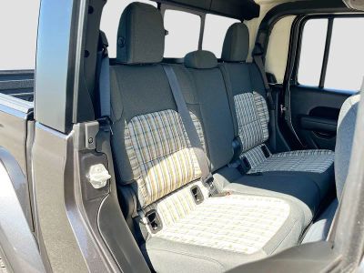 2026 Jeep Gladiator — photo 25 view