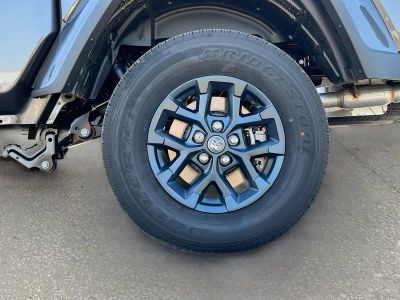 2026 Jeep Gladiator — photo 28 view