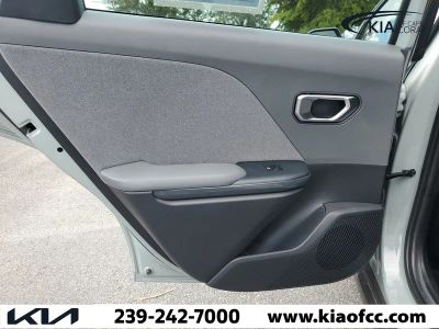 2025 Kia K4 — photo 11 view