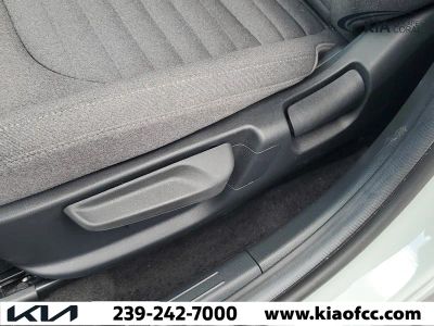 2025 Kia K4 — photo 17 view