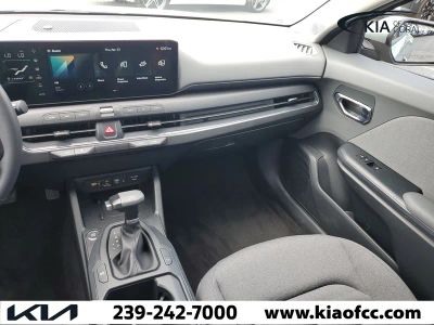 2025 Kia K4 — photo 14 view