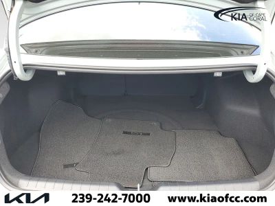 2025 Kia K4 — photo 8 view