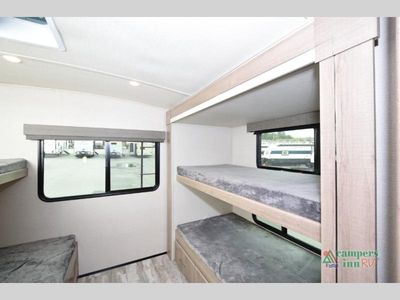 2022 Grand Design Imagine - Photo 23