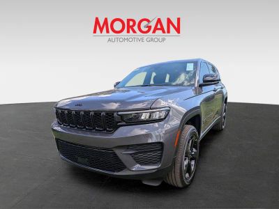 2025 Jeep Grand Cherokee — engine compartment view