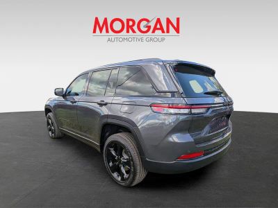 2025 Jeep Grand Cherokee — detail view