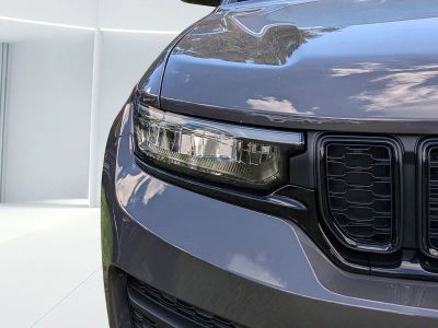 2025 Jeep Grand Cherokee — photo 8 view