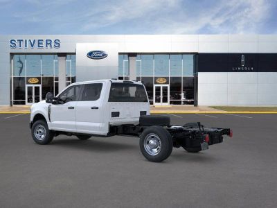 2026 Ford Chassis Cab - Photo 5